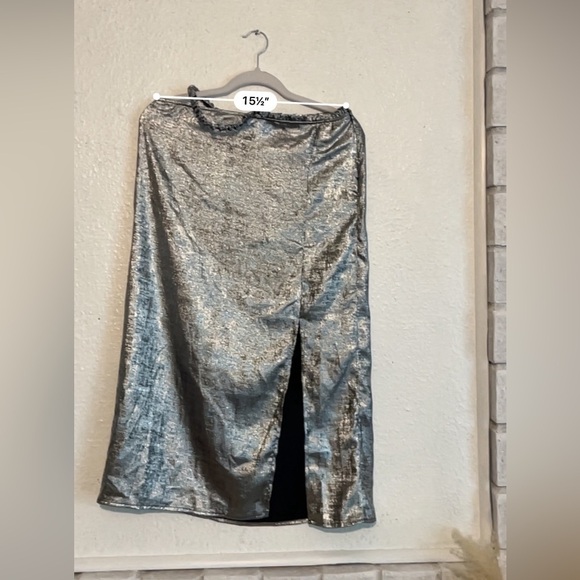 NWT Future Collective silver tube top with one strap tie over shoulder size 8 - Picture 3 of 8